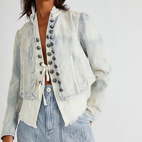 Free People Jackets & Blazers - 5xHP💝Free People Cassie Bleached Denim Jacket xs